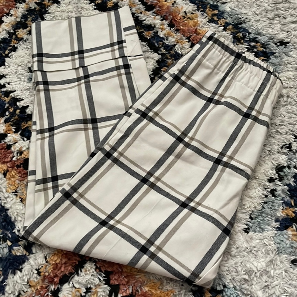 Super cute plaid Zara joggers